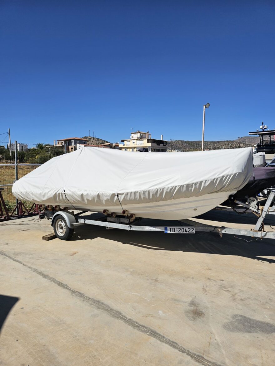 Custom boat cover